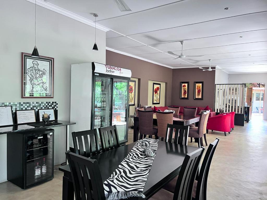 ทูราโก้ลอดจ์ Bed & Breakfast มาร์ลอทพาร์ค ภายนอก รูปภาพ