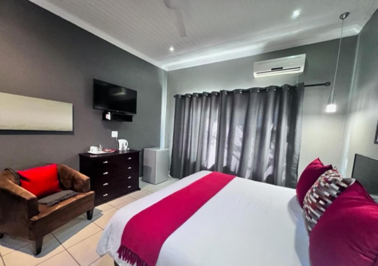 ทูราโก้ลอดจ์ Bed & Breakfast มาร์ลอทพาร์ค ภายนอก รูปภาพ