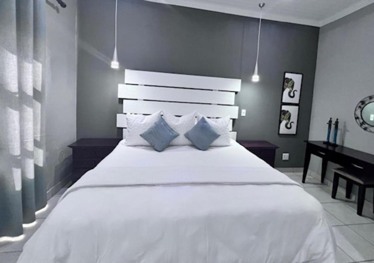 ทูราโก้ลอดจ์ Bed & Breakfast มาร์ลอทพาร์ค ภายนอก รูปภาพ