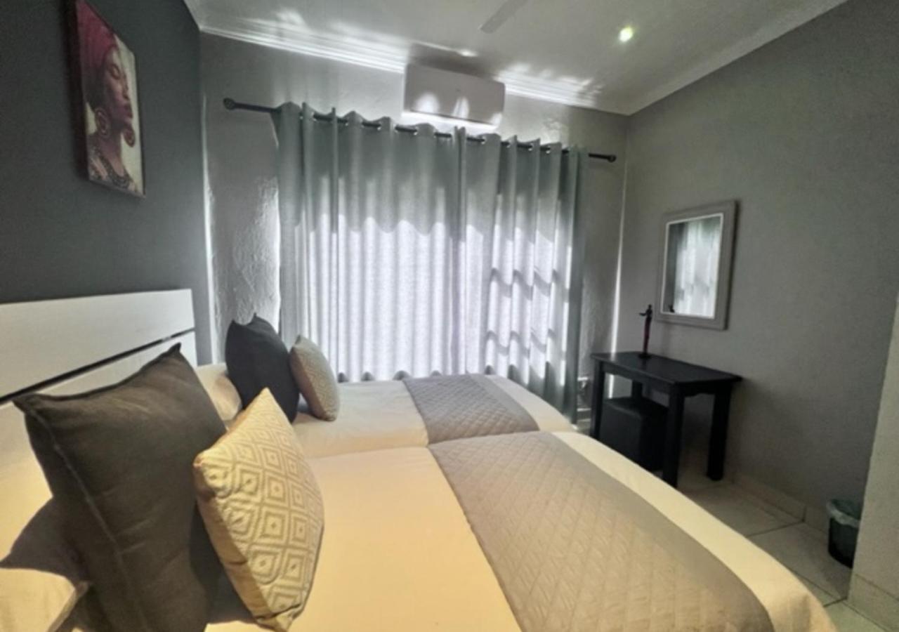 ทูราโก้ลอดจ์ Bed & Breakfast มาร์ลอทพาร์ค ภายนอก รูปภาพ