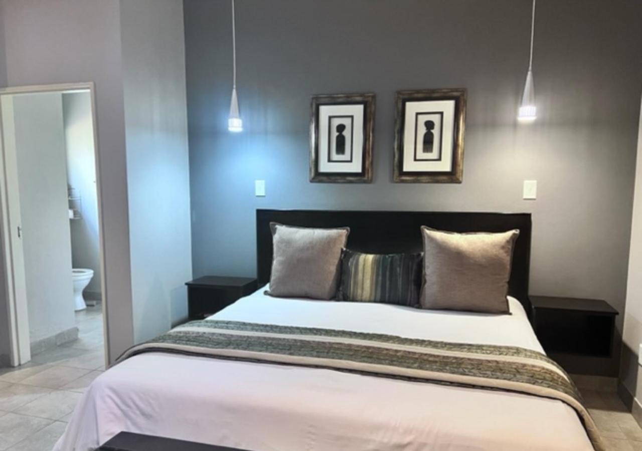 ทูราโก้ลอดจ์ Bed & Breakfast มาร์ลอทพาร์ค ภายนอก รูปภาพ