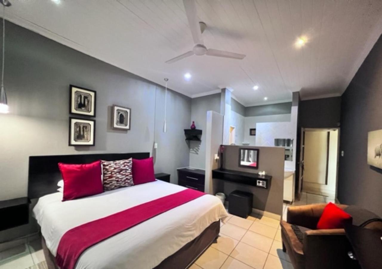 ทูราโก้ลอดจ์ Bed & Breakfast มาร์ลอทพาร์ค ภายนอก รูปภาพ