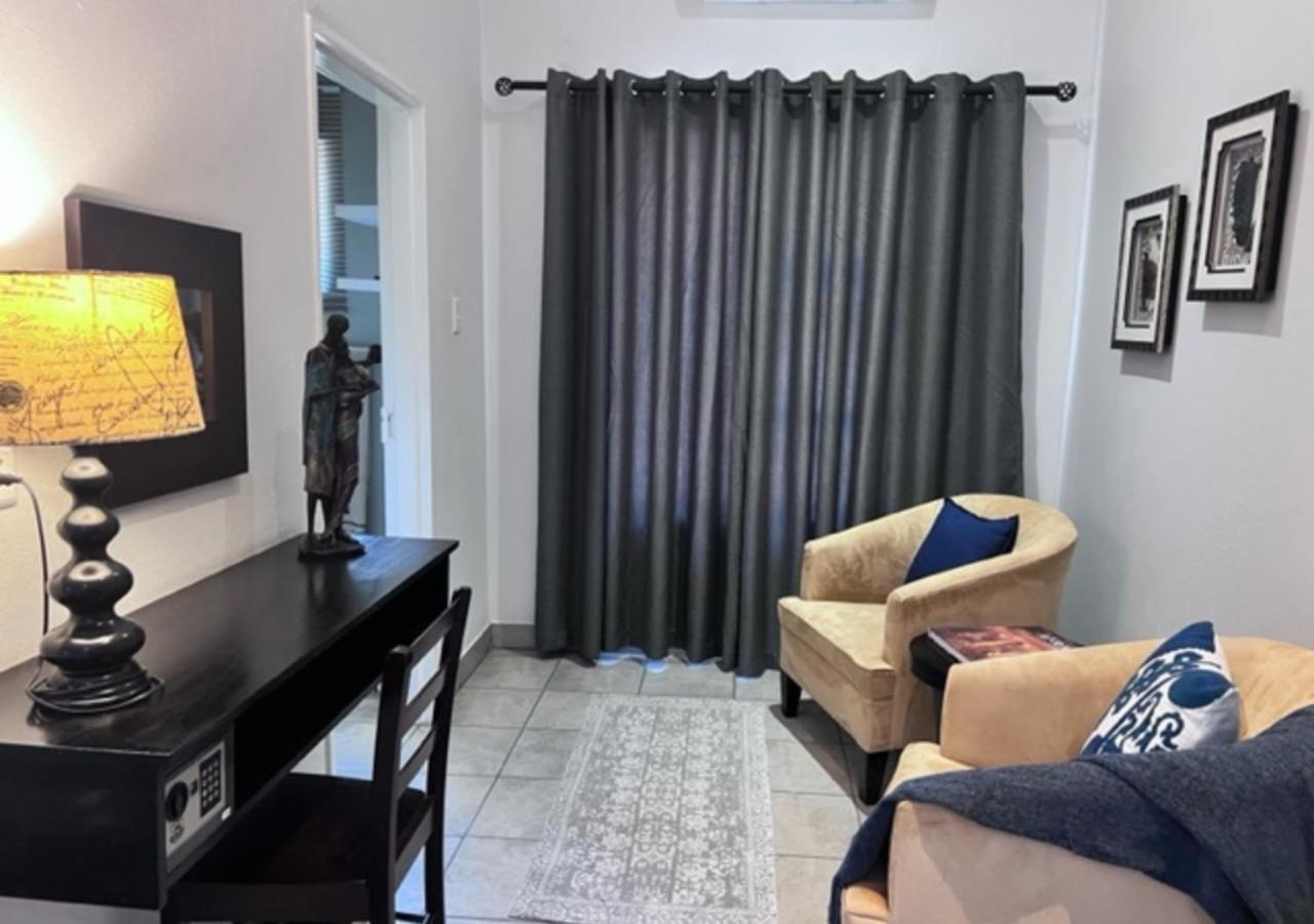 ทูราโก้ลอดจ์ Bed & Breakfast มาร์ลอทพาร์ค ภายนอก รูปภาพ