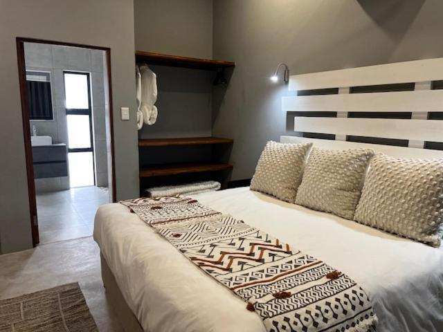 ทูราโก้ลอดจ์ Bed & Breakfast มาร์ลอทพาร์ค ภายนอก รูปภาพ